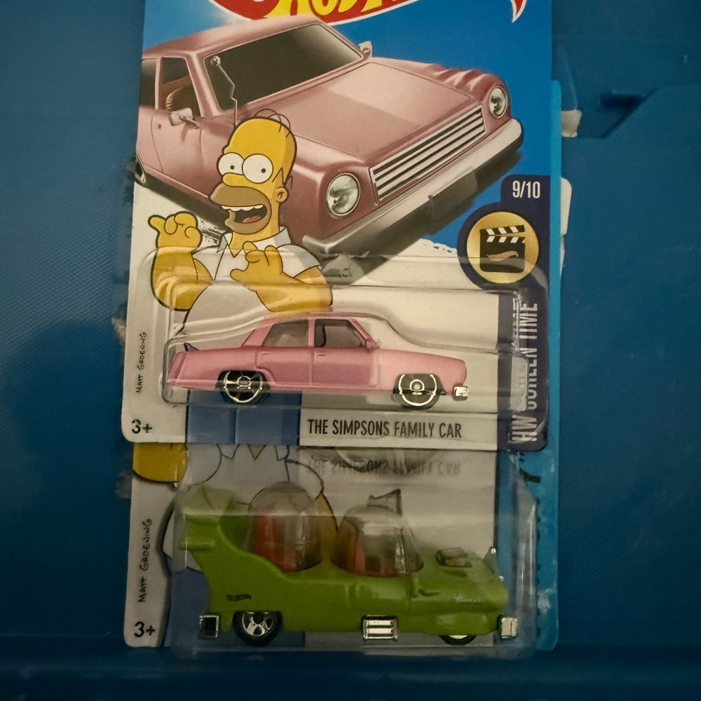 The Simpsons Family Car Set - Pink and Green